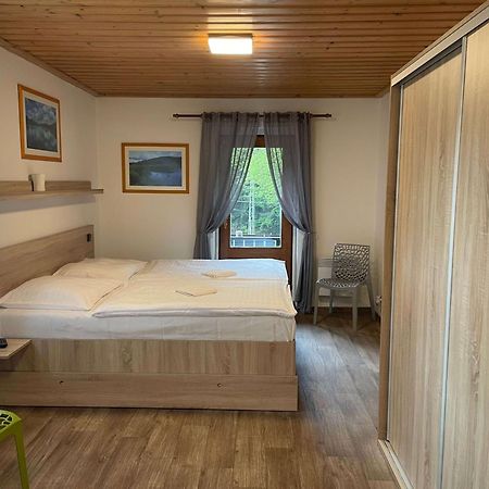 Penzion Hubert Mikulov v Krusnych Horach Экстерьер фото