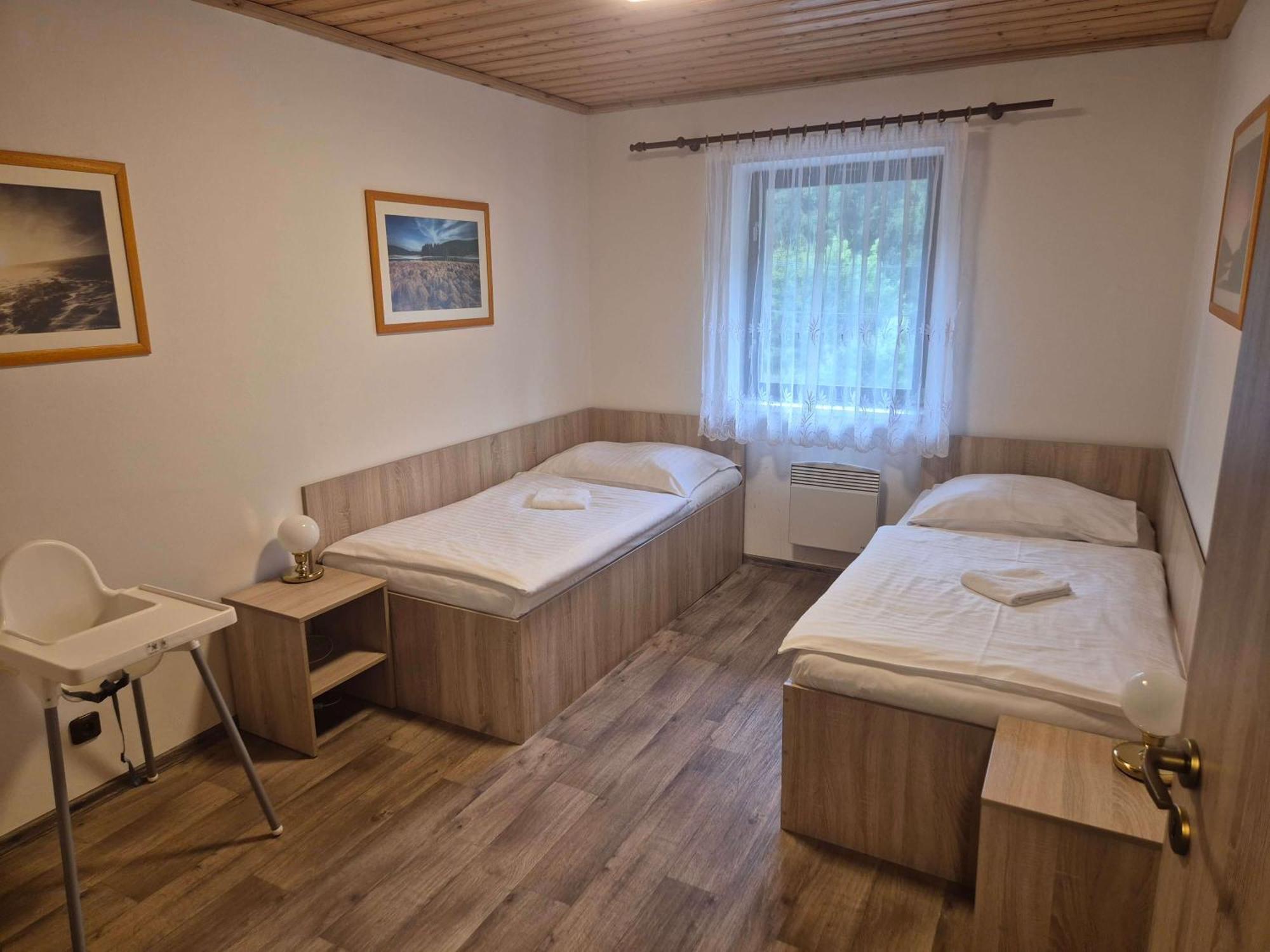 Penzion Hubert Mikulov v Krusnych Horach Экстерьер фото