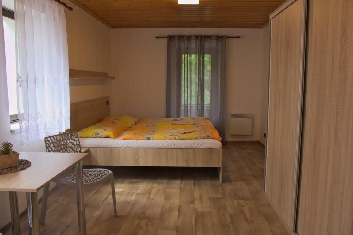 Penzion Hubert Mikulov v Krusnych Horach Экстерьер фото